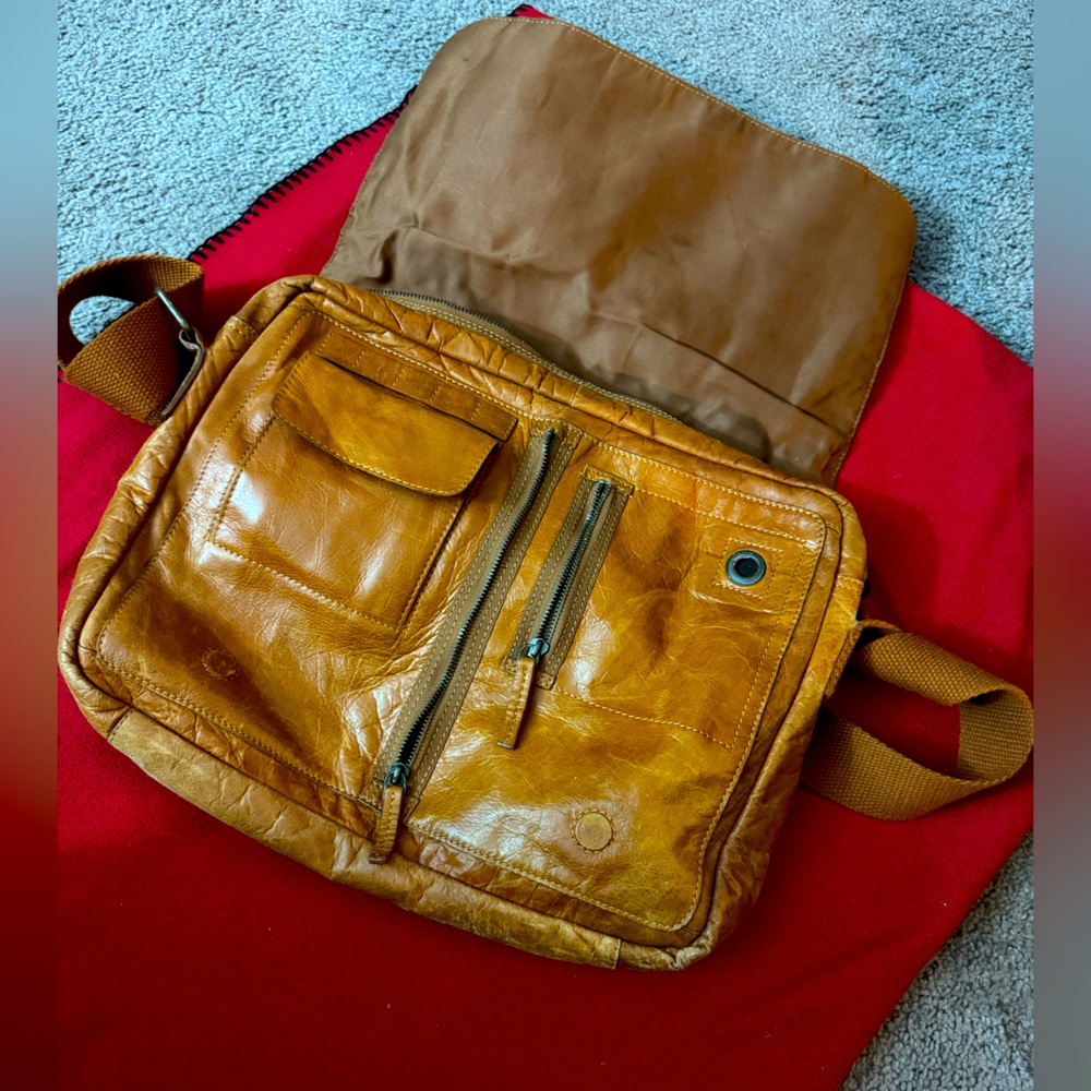 Real Wilson’s leather laptop briefcase satchel bag